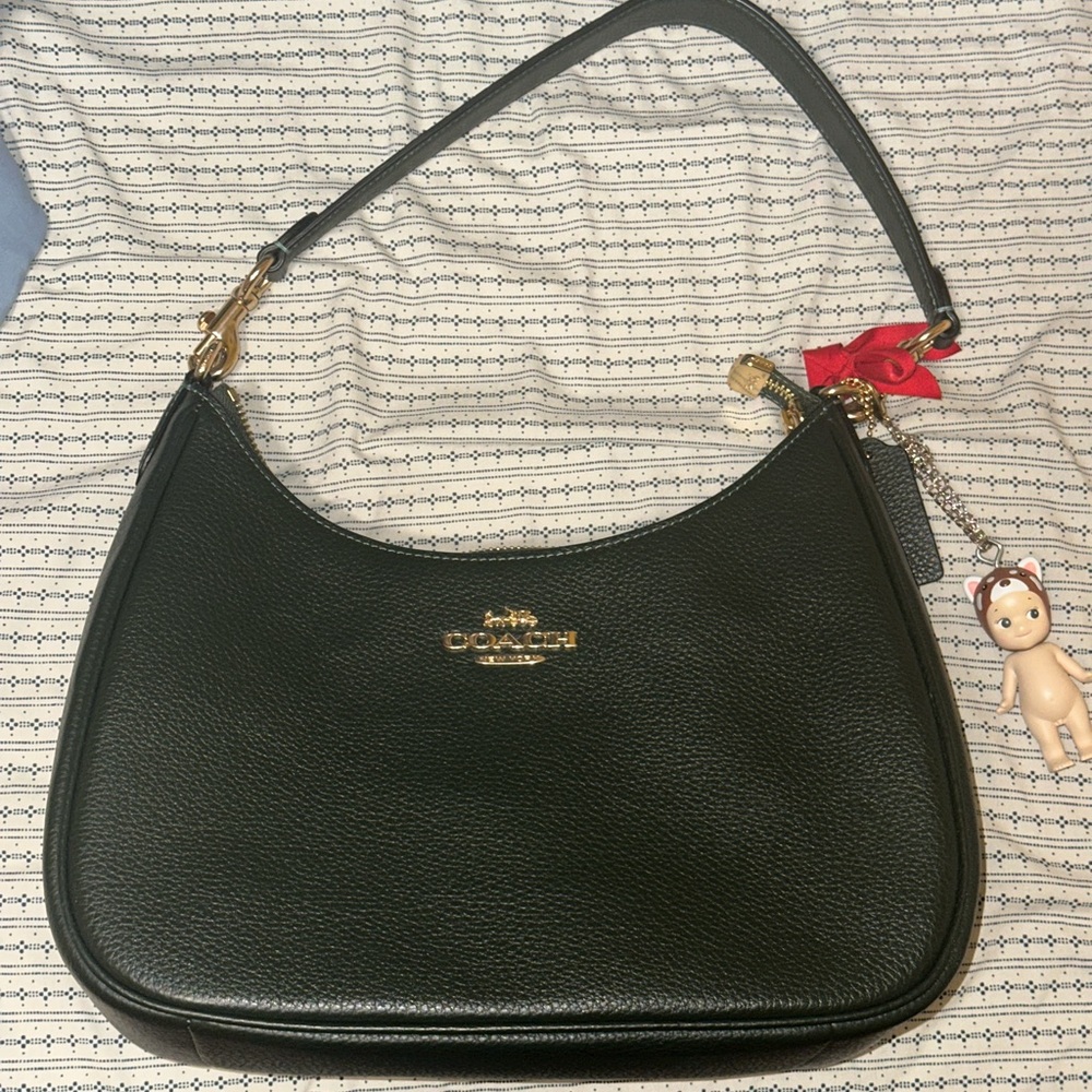 Coach Teri Hobo